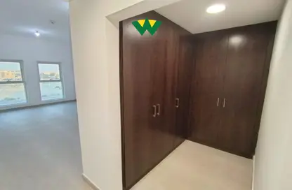 Apartment - 2 Bedrooms - 3 Bathrooms for rent in Baniyas East - Baniyas - Abu Dhabi