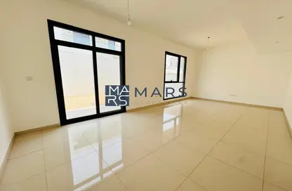 Villa - 3 Bedrooms - 4 Bathrooms for rent in Nasma Residence - Al Tai - Sharjah