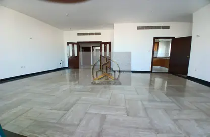 Apartment - 3 Bedrooms - 4 Bathrooms for rent in Hamdan Street - Abu Dhabi