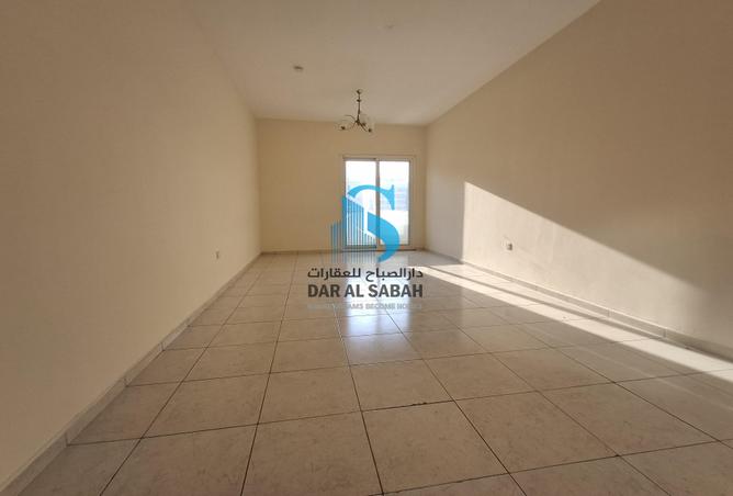 Apartment - 3 Bedrooms - 3 Bathrooms for rent in Al Hafeet Tower 6 - Al Nahda - Sharjah