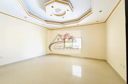 Villa - 5 Bedrooms for rent in Al Ramaqiya - Wasit - Sharjah