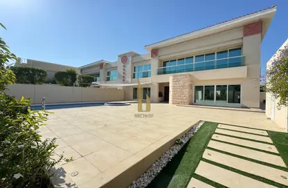 Villa - 5 Bedrooms - 5 Bathrooms for rent in Jumeirah 1 Villas - Jumeirah 1 - Jumeirah - Dubai