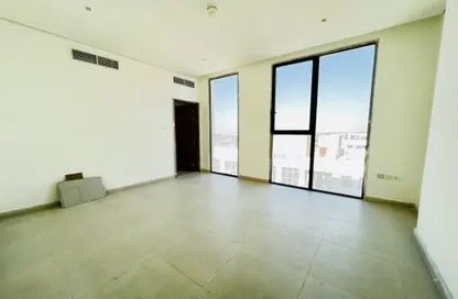 Apartment - 2 Bedrooms - 3 Bathrooms for rent in Muwaileh Commercial - Sharjah