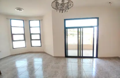 Villa - 4 Bedrooms - 5 Bathrooms for rent in Al Falaj - Al Riqqa - Sharjah