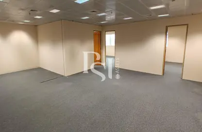 Office Space - Studio - 1 Bathroom for rent in Baynuna Tower 2 - Corniche Road - Abu Dhabi