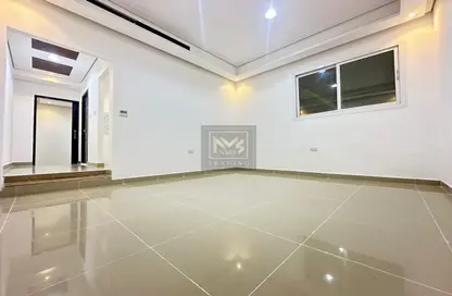 Apartment - 1 Bedroom - 1 Bathroom for rent in Between Two Bridges - Abu Dhabi