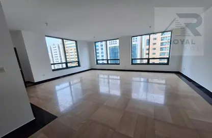 Apartment - 3 Bedrooms - 4 Bathrooms for rent in Hamdan Street - Abu Dhabi