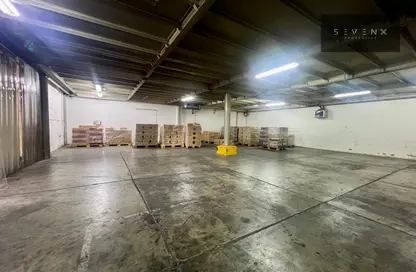 Warehouse - Studio - 1 Bathroom for rent in Umm Ramool - Dubai