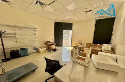 Shop - Studio for rent in Oud Metha - Bur Dubai - Dubai