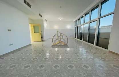 Apartment - 3 Bedrooms - 4 Bathrooms for rent in Ganadah Tower - Al Khalidiya - Abu Dhabi