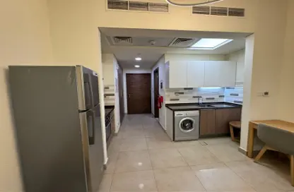 Apartment - 1 Bathroom for rent in Azizi Plaza - Al Furjan - Dubai