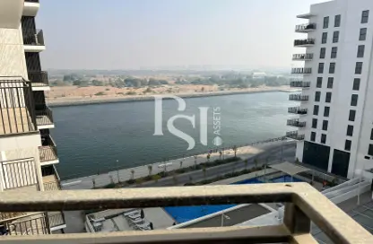 Apartment - 1 Bathroom for rent in Waters Edge - Yas Island - Abu Dhabi