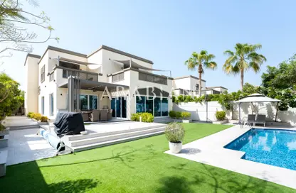 Villa - 4 Bedrooms - 5 Bathrooms for sale in Regional - Jumeirah Park - Dubai