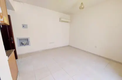 Apartment - 1 Bathroom for rent in Al Butina B - Al Butina - Sharjah