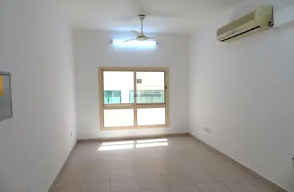 Apartment - 1 Bathroom for rent in Al Souk Al Kabeer - Bur Dubai - Dubai