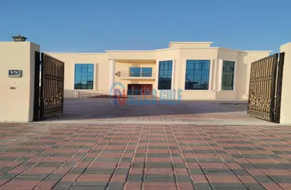 Villa - 5 Bedrooms - 5 Bathrooms for rent in Shakhbout City - Abu Dhabi