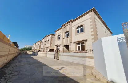 Villa - 6 Bedrooms for rent in Mohamed Bin Zayed Centre - Mohamed Bin Zayed City - Abu Dhabi