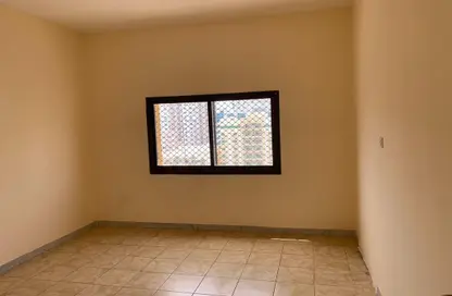 Apartment - 3 Bedrooms - 3 Bathrooms for rent in Abu shagara Building 2 - Budaniq - Al Qasimia - Sharjah