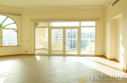 Apartment - 3 Bedrooms - 4 Bathrooms for sale in Jash Falqa - Shoreline Apartments - Palm Jumeirah - Dubai