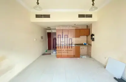 Apartment - 1 Bathroom for rent in Fire Station Road - Muwaileh - Sharjah