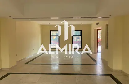 Villa - 4 Bedrooms - 6 Bathrooms for rent in Fortress Compound - Al Salam Street - Abu Dhabi