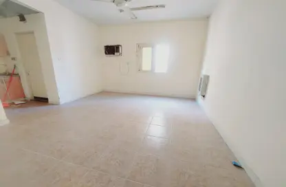 Apartment - 1 Bathroom for rent in Muwailih Building - Muwaileh - Sharjah