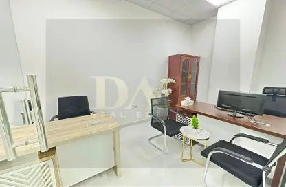 Office Space - Studio - 1 Bathroom for rent in Red Avenue - Al Garhoud - Dubai