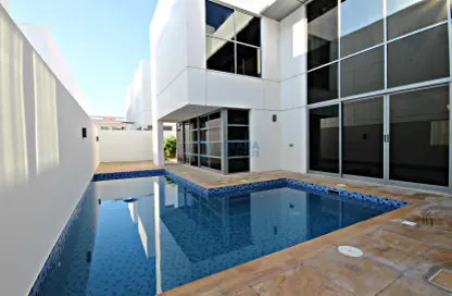 Villa - 5 Bedrooms - 5 Bathrooms for rent in Umm Suqeim 2 Villas - Umm Suqeim 2 - Umm Suqeim - Dubai