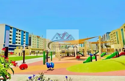 Apartment - 3 Bedrooms - 3 Bathrooms for rent in Muwaileh 29 Building - Muwaileh - Sharjah