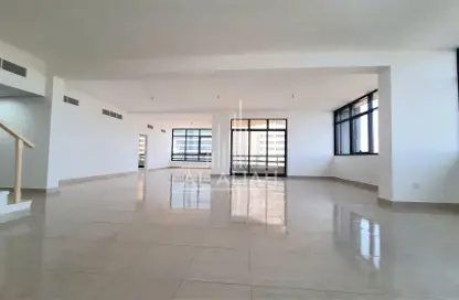 Duplex - 3 Bedrooms - 3 Bathrooms for rent in Hamdan Tower - East Corniche road - Hamdan Street - Abu Dhabi