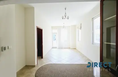 Apartment - 1 Bedroom - 1 Bathroom for rent in Weston Court 1 - Weston Court - Motor City - Dubai