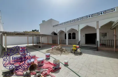 Villa - 5 Bedrooms - 4 Bathrooms for rent in Al Sabkha - Al Riqqa - Sharjah