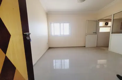 Apartment - 1 Bathroom for rent in Fire Station Road - Muwaileh - Sharjah