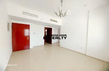 Apartment - 1 Bedroom - 1 Bathroom for rent in Sharjah 555 Tower - Al Khan Corniche - Al Khan - Sharjah