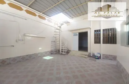 Villa - 5 Bedrooms - 5 Bathrooms for rent in Al Sabkha - Al Riqqa - Sharjah