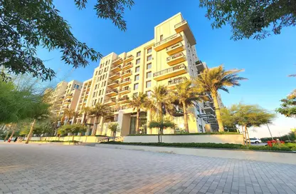 Apartment - 2 Bedrooms - 2 Bathrooms for sale in Hayat Boulevard-1B - Hayat Boulevard - Town Square - Dubai