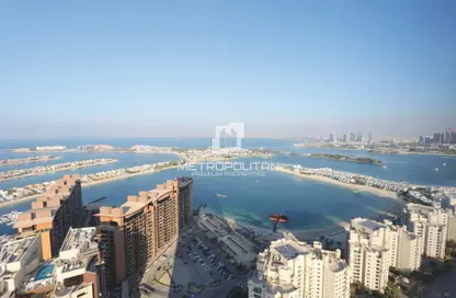 Apartment - 1 Bedroom - 2 Bathrooms for sale in The Palm Tower - Palm Jumeirah - Dubai