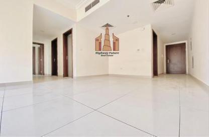 Apartment - 2 Bedrooms - 3 Bathrooms for rent in Muwaileh 29 Building - Muwaileh - Sharjah