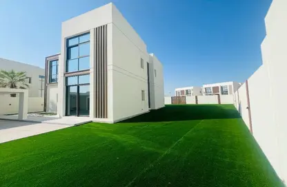 Villa - 4 Bedrooms - 5 Bathrooms for sale in Nad Al Dhabi - Al Jubail Island - Abu Dhabi