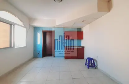 Apartment - 1 Bathroom for rent in Muwaileh 3 Building - Muwaileh - Sharjah