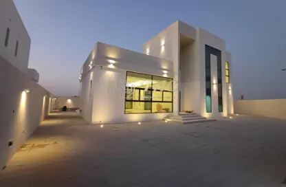 Villa - 4 Bedrooms - 4 Bathrooms for rent in Wadi Alshabak - Dubai