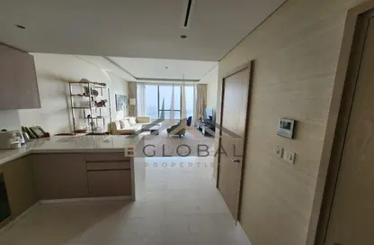 Apartment - 1 Bedroom - 2 Bathrooms for sale in The Palm Tower - Palm Jumeirah - Dubai