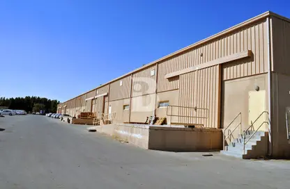 Warehouse - Studio - 2 Bathrooms for rent in Dubai Investment Park (DIP) - Dubai