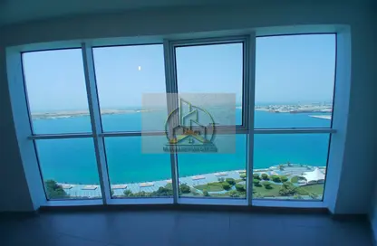 Apartment - 3 Bedrooms - 5 Bathrooms for rent in Al Reef Tower - Corniche Road - Abu Dhabi