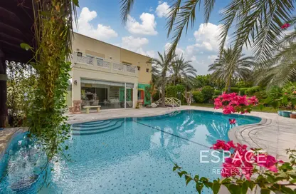 Villa - 4 Bedrooms - 3 Bathrooms for rent in Meadows 9 - Meadows - Dubai