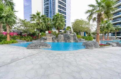 صورة لـ حوض سباحة شقة - غرفة نوم - 1 حمام للايجار في أبراج داماك - الخليج التجاري - دبي ، صورة رقم 1