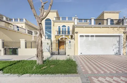 Villa - 4 Bedrooms - 5 Bathrooms for sale in Legacy Nova Villas - Jumeirah Park - Dubai