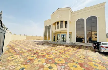 Villa - 5 Bedrooms - 5 Bathrooms for rent in Al Aweer 1 - Al Aweer - Dubai