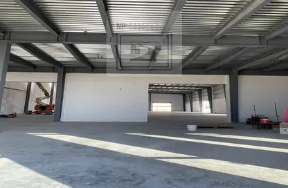 Warehouse - Studio - 4 Bathrooms for sale in Umm Dir - Umm Al Quwain