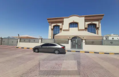 Villa - 4 Bedrooms - 6 Bathrooms for rent in Mohamed Bin Zayed Centre - Mohamed Bin Zayed City - Abu Dhabi